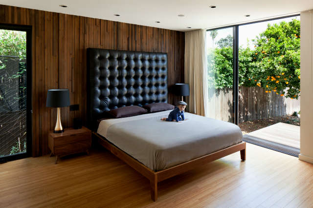 hollywood bungalow master bedroom photo: nicholas alan cope 12