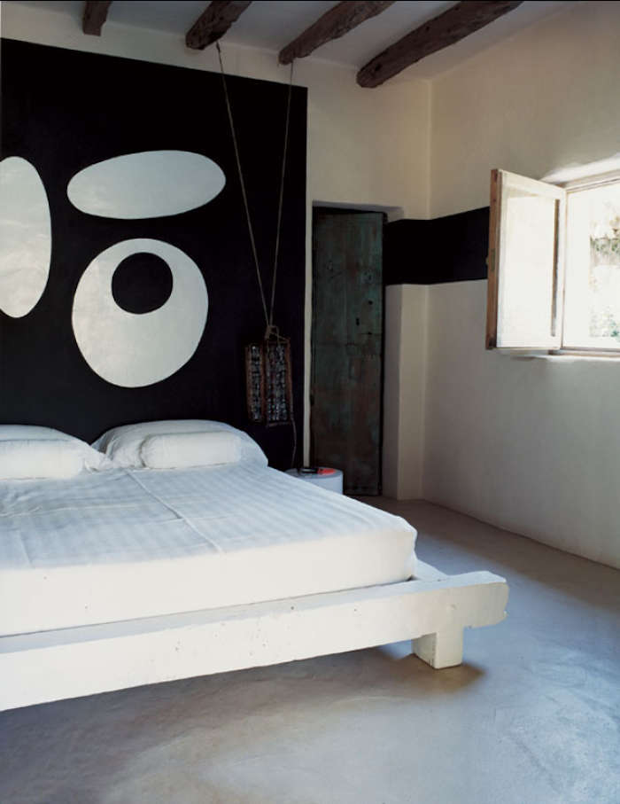 Go Big or Go Home 10 Geometric Painted Walls portrait 13