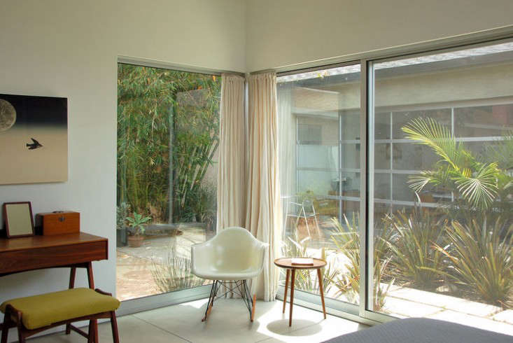 Maximum Light in a Narrow Los Angeles Home portrait 10