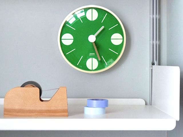 640 present correct green clock