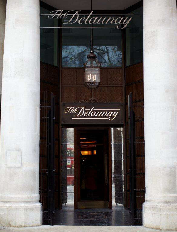 the delaunay entrance lr