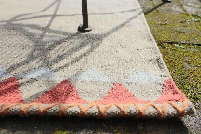 700 outdoor rug west elm closeup