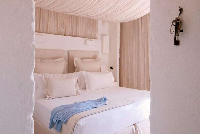 700 borgo egnazia draped bed