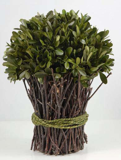 Accessories Wire Wreath from Haus Interior portrait 5