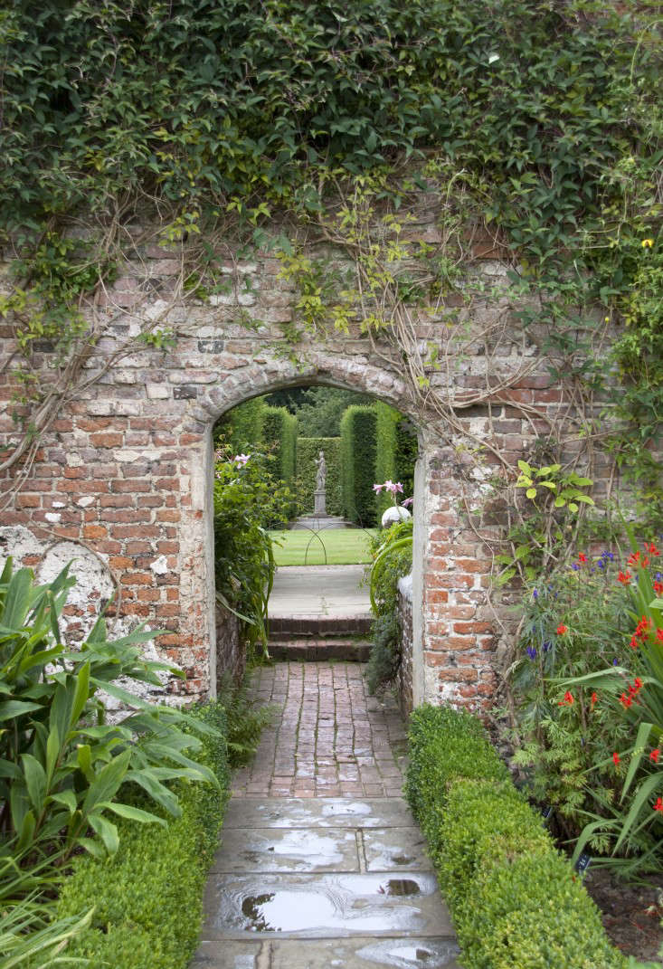 And, an everyday idea to steal from grand estate gardens: dramatic entrances that create a sense of intrigue between different areas of your garden. See more ideas to steal in Everyday Ideas to Steal from Estate Gardens. Photograph by Tony Hisgett via Wikimedia.