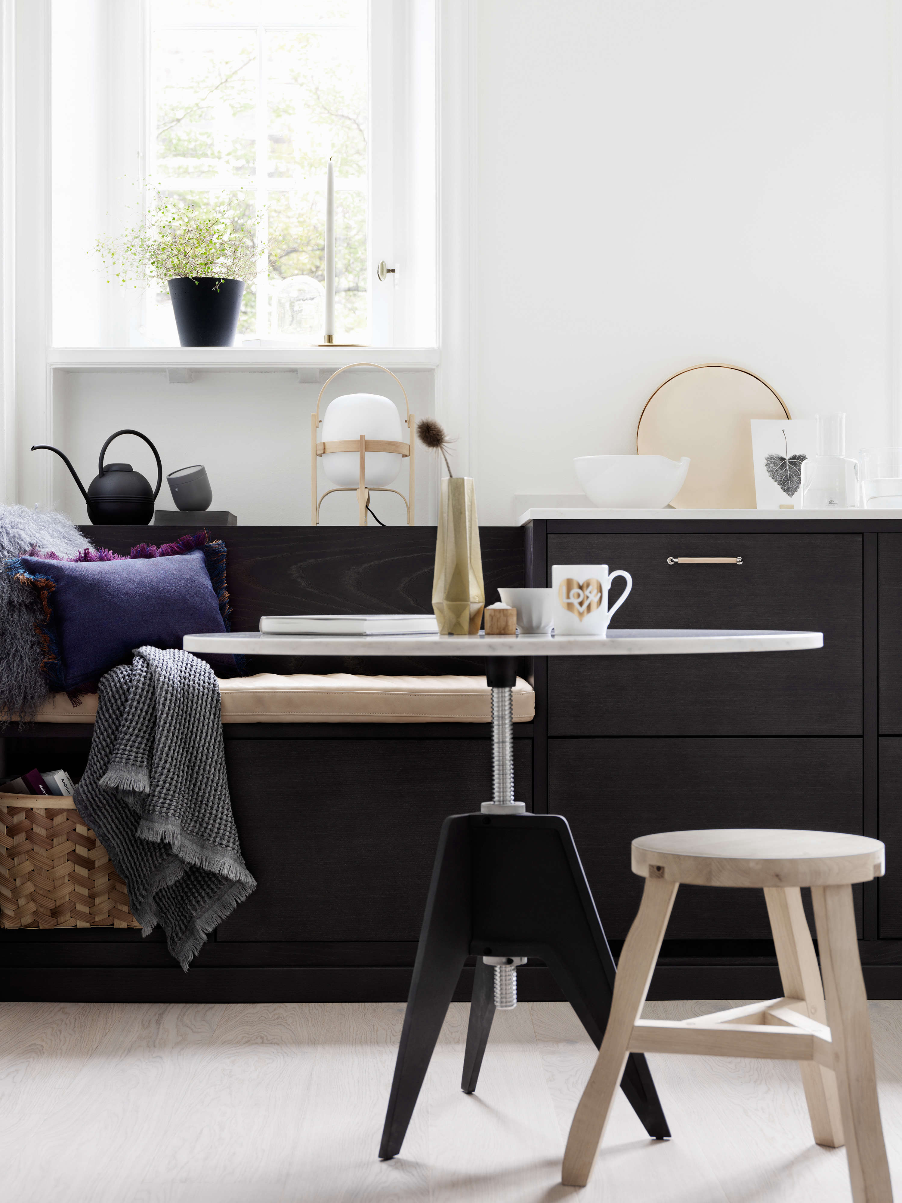 bistro kitchen in ash brown by ballingslov of sweden remodelista 8 24