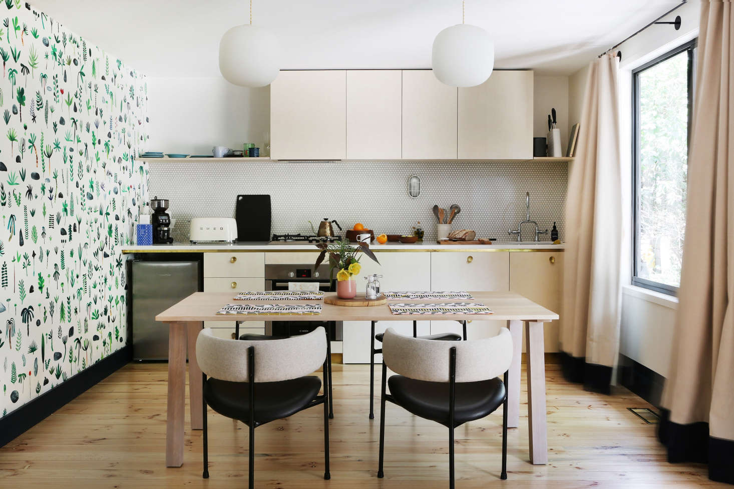7 Favorites: Wallpaper in the Kitchen - Remodelista