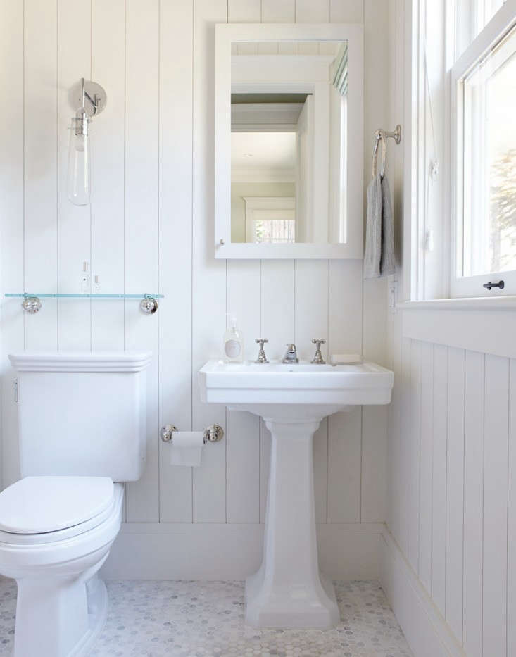 photograph of a bathroom by california based chambers & chambers  20