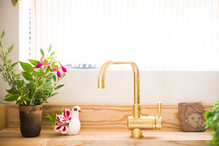 Steal This Look A Cheerful Kitchen in Echo Park portrait 6