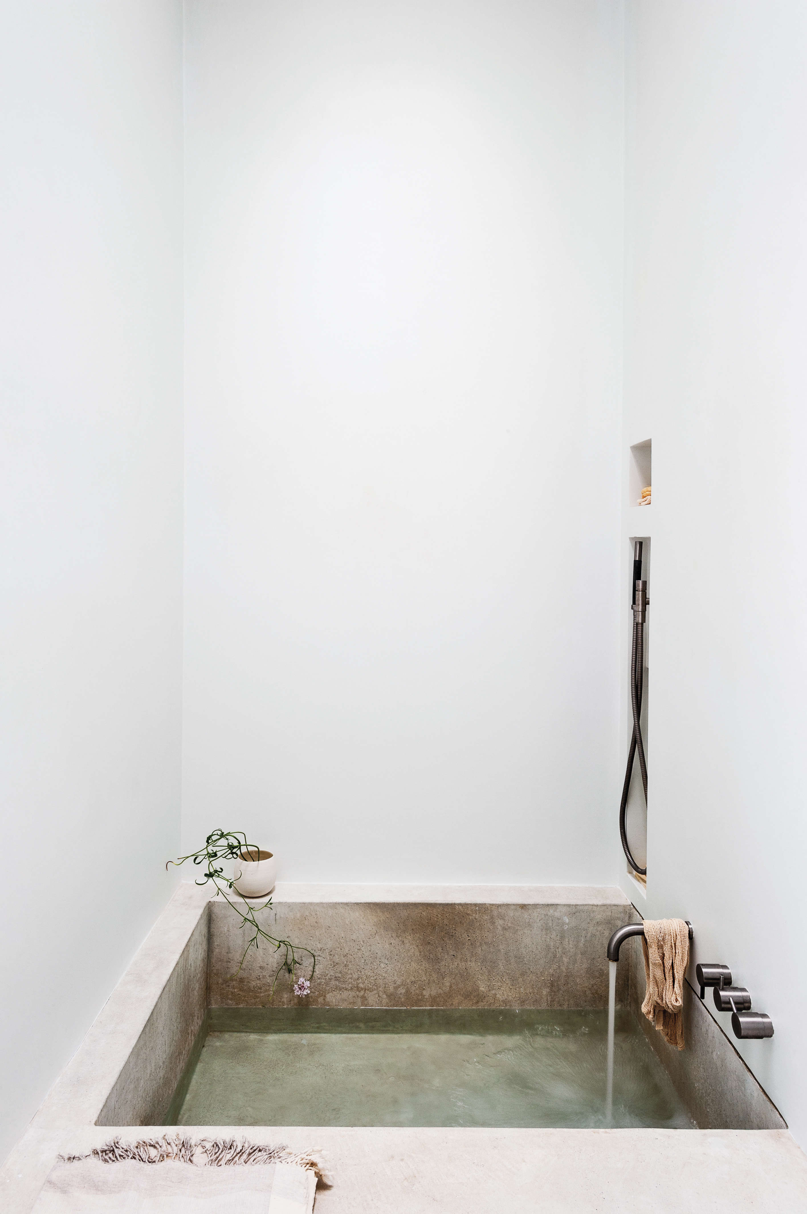 stucco bathtub