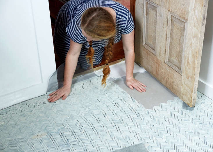 Bathroom Of The Week An Artist Made Mosaic Tile Floor Start To Finish Remodelista - How To Mosaic Tile A Bathroom Floor Bathroom Of The Week An Artist Made Mosaic Tile Floor Start To Finish Remodelista - How To Mosaic Tile A Bathroom Floor