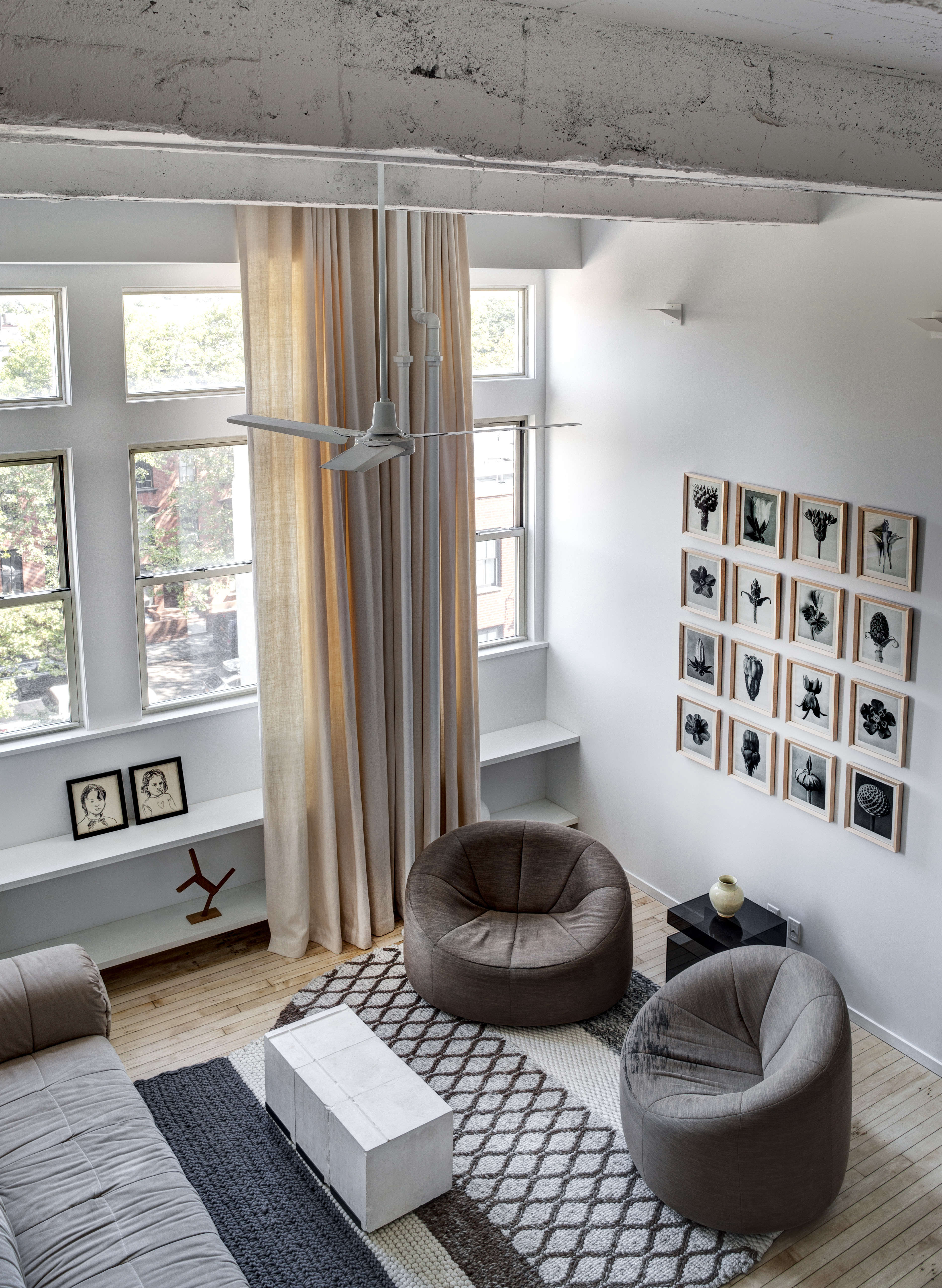 jennifer hanlin cobble hill apartment living room overhead, photo by bruce buck 22