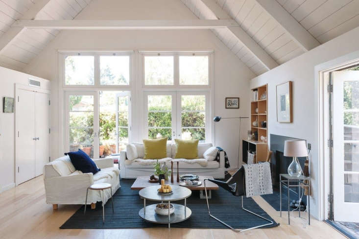 julie\2\17;s mill valley place. photograph by matthew williams for remod 28