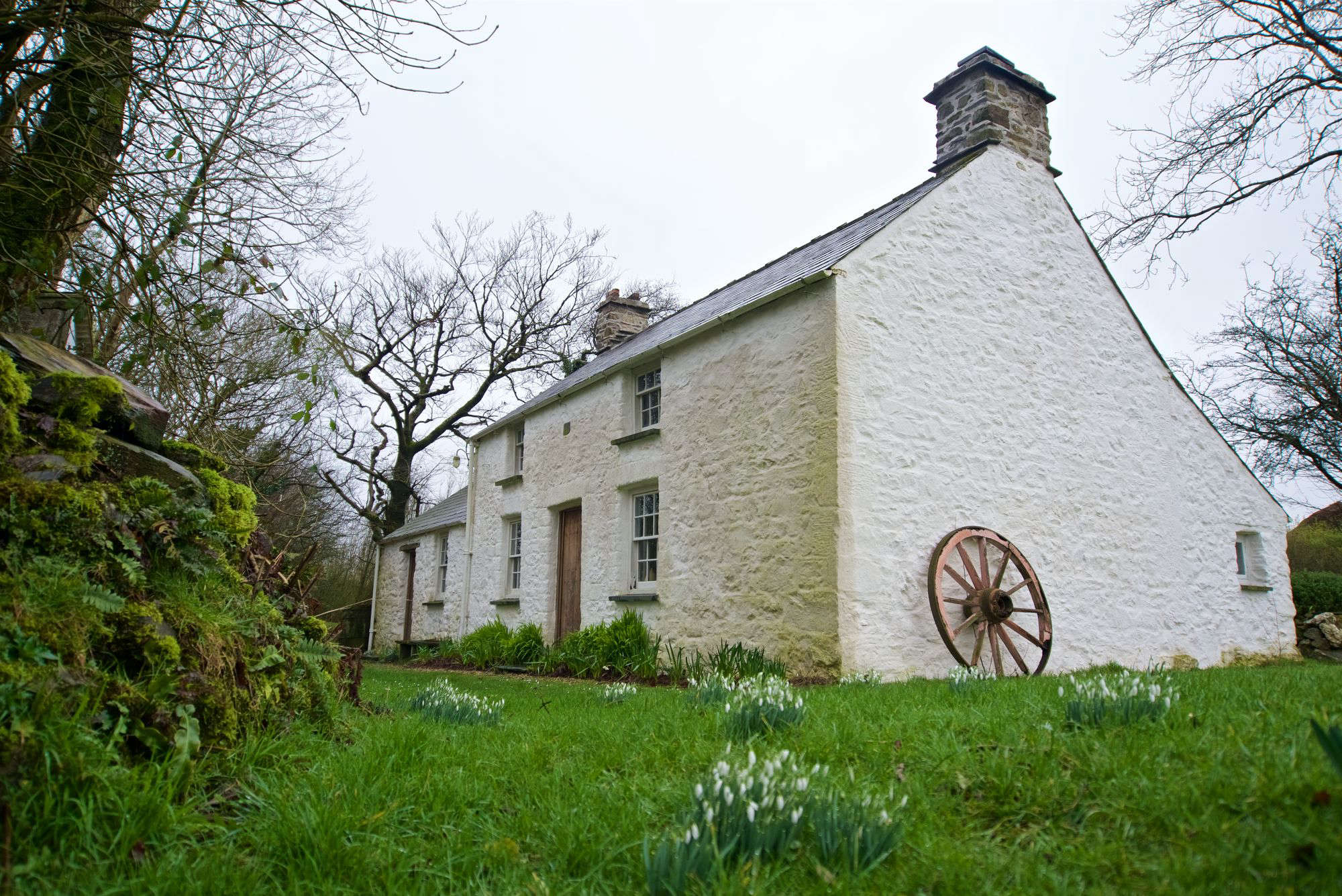 The Welsh House Slow Living in a Traditional Cottage, Available for