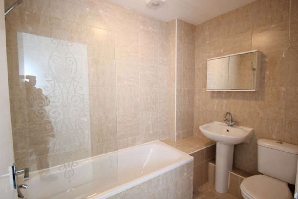 Bathroom of the Week A Moody Tadelakt Bath in London Remodelista