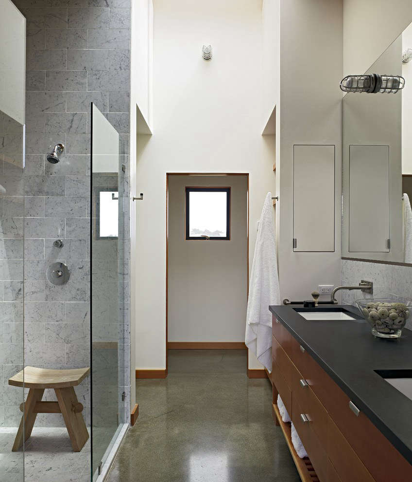 A San Francisco design by bathroom expert Malcolm Davis. He shares his tips with us in Expert Advice: Essential Tips for Designing the Bathroom.