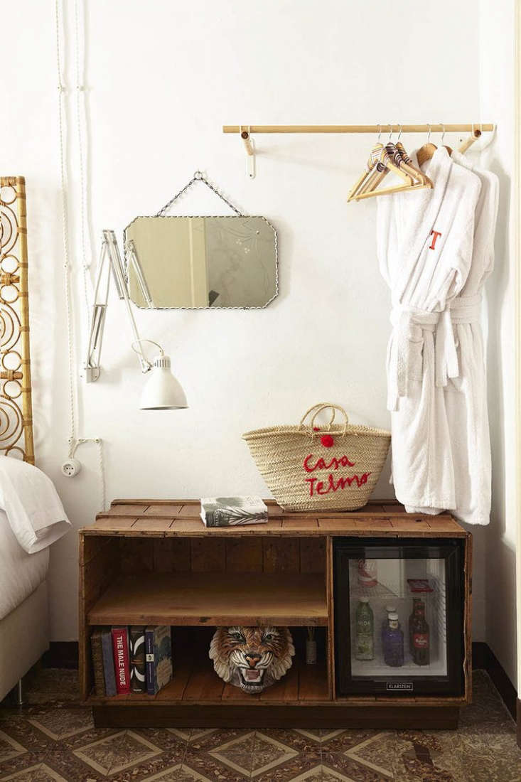 casa telmo side table