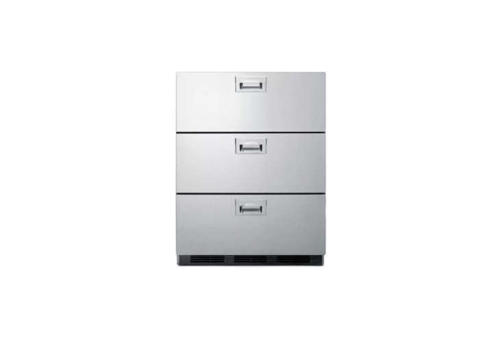 summit&#8\2\17;s \24 inch wide triple drawer refrigerator has all 18