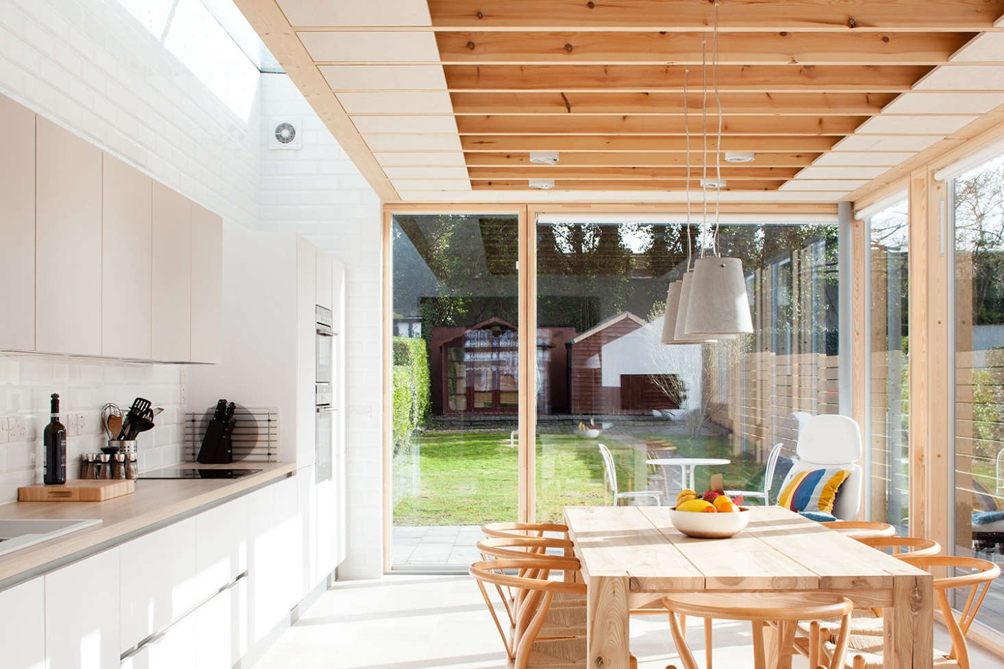 The Summer Kitchen 16 Favorite Indoor/Outdoor Kitchens from the