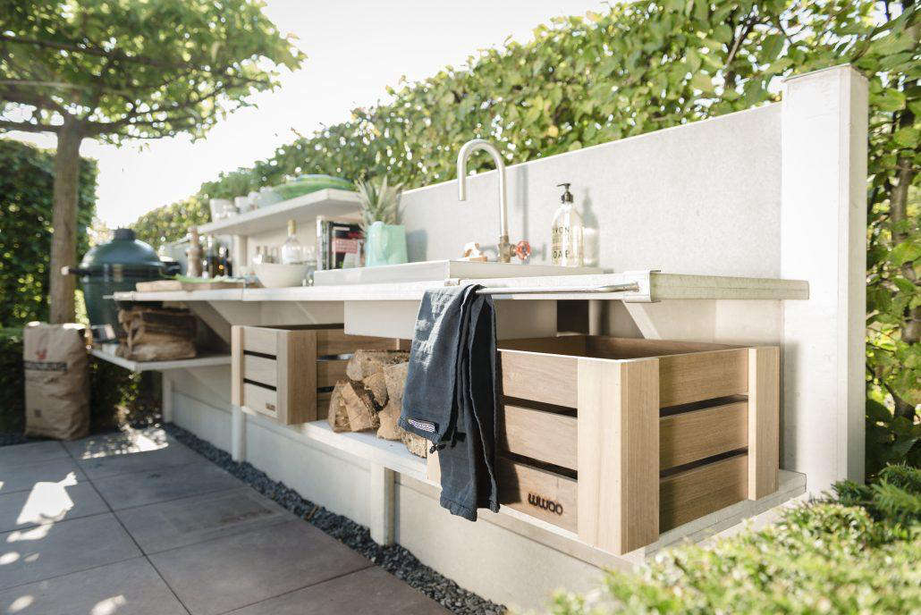 Made of modular components, the WWOO kitchen by Dutch designer Piet Jan van den Kommer offers ultimate flexibility; photograph from VT Wonen. See also Steal This Look: The Ultimate Outdoor Kitchen over on Gardenista.