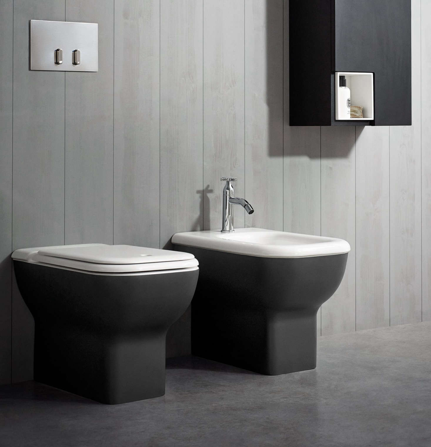 10 Easy Pieces: Black Toilets - Remodelista