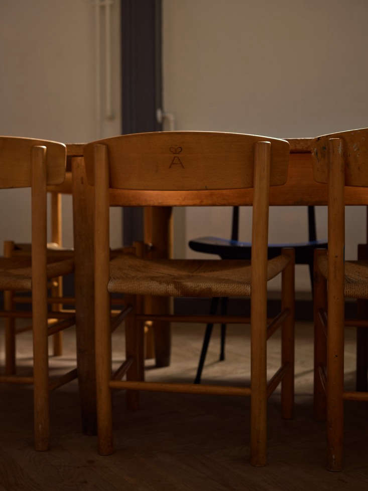 the vintage børge mogensen chairs were acquired from the academy&#8\2\ 20