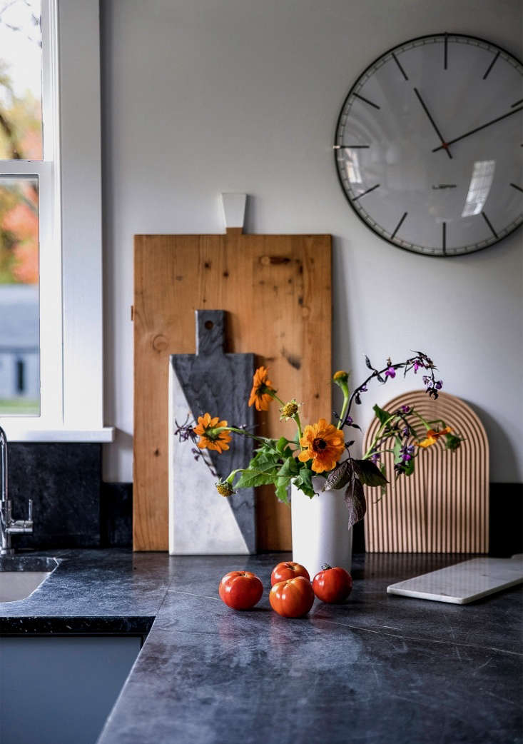 bounty from dunja&#8\2\17;s garden: tomatoes and flowers add a bit of autum 18