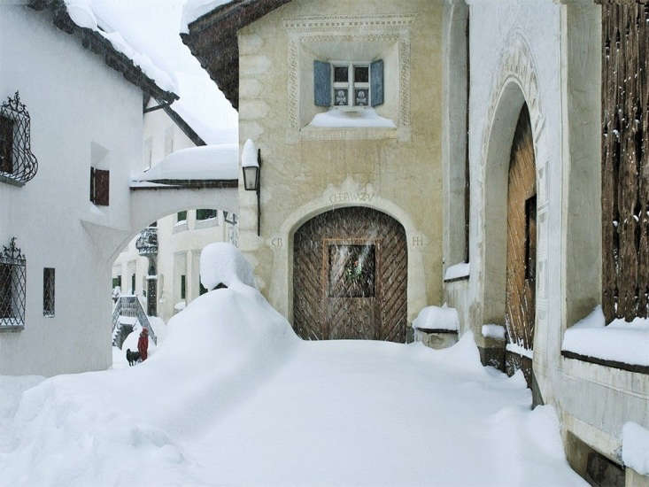 a renovated \17th century engadine farmhouse in the swiss mountain village of b 27