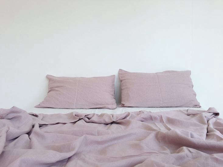 one deviation from the blue green spectrum: dusty pink caribbean sheets, an hom 23