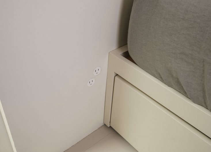 studio oink spec’d flush mount electrical outlets from vancouv 17