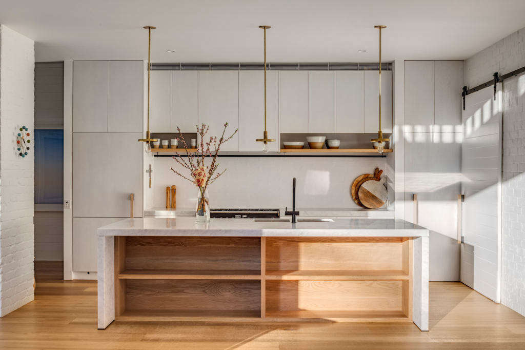 In Sydney, a Modern Indoor/Outdoor Barn for a Landscape Architect and