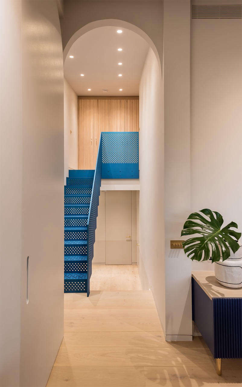 House Tour: A Flexible Pied-à-Terre in London for a Jewelry Designer ...