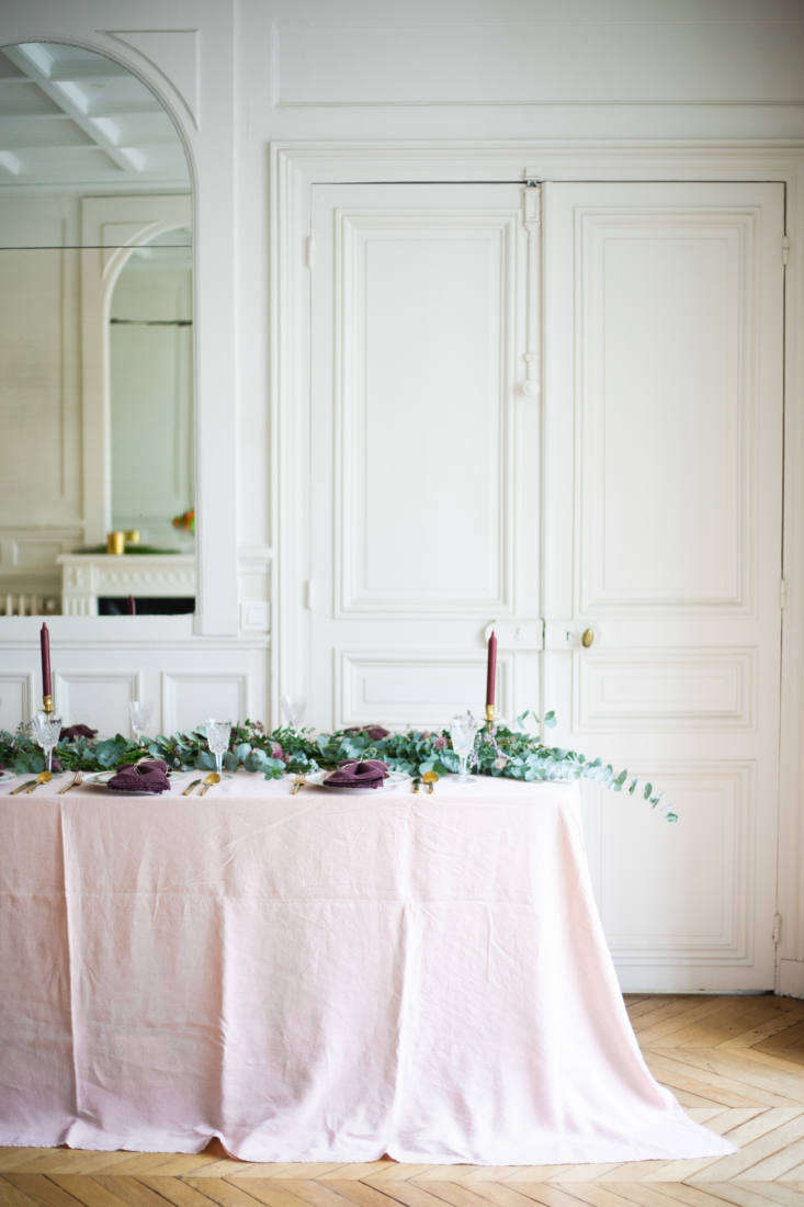 aki&#8\2\17;s pink hued tablescape feels more fresh than the typical christ 17