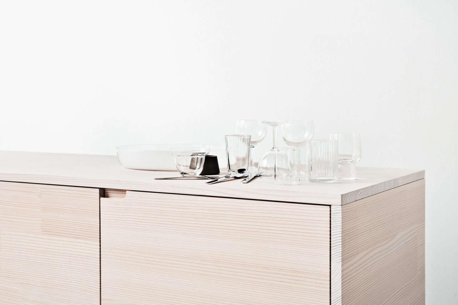 The drawer fronts have discreet integrated cut-out handles. (For more ideas, see Remodeling data-src=