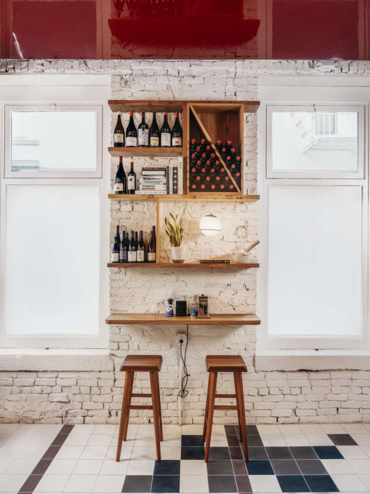 custom millwork by michael mellon in the form of shelves and a one off dining t 18