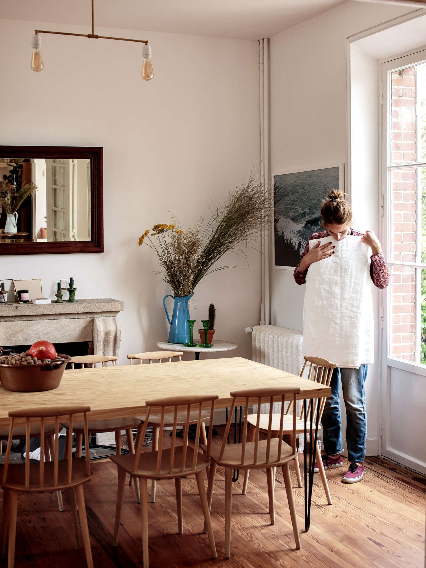 Feilders had the dining table made from leftover pine used for cabinets and headboards. The Hay J77 dining chairs came out of his Paris restaurant.