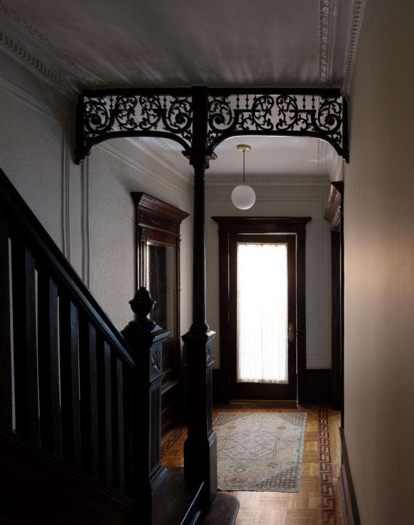 Plot Twist: An 1899 Brooklyn Brownstone Re-Staged by a Designer on the ...