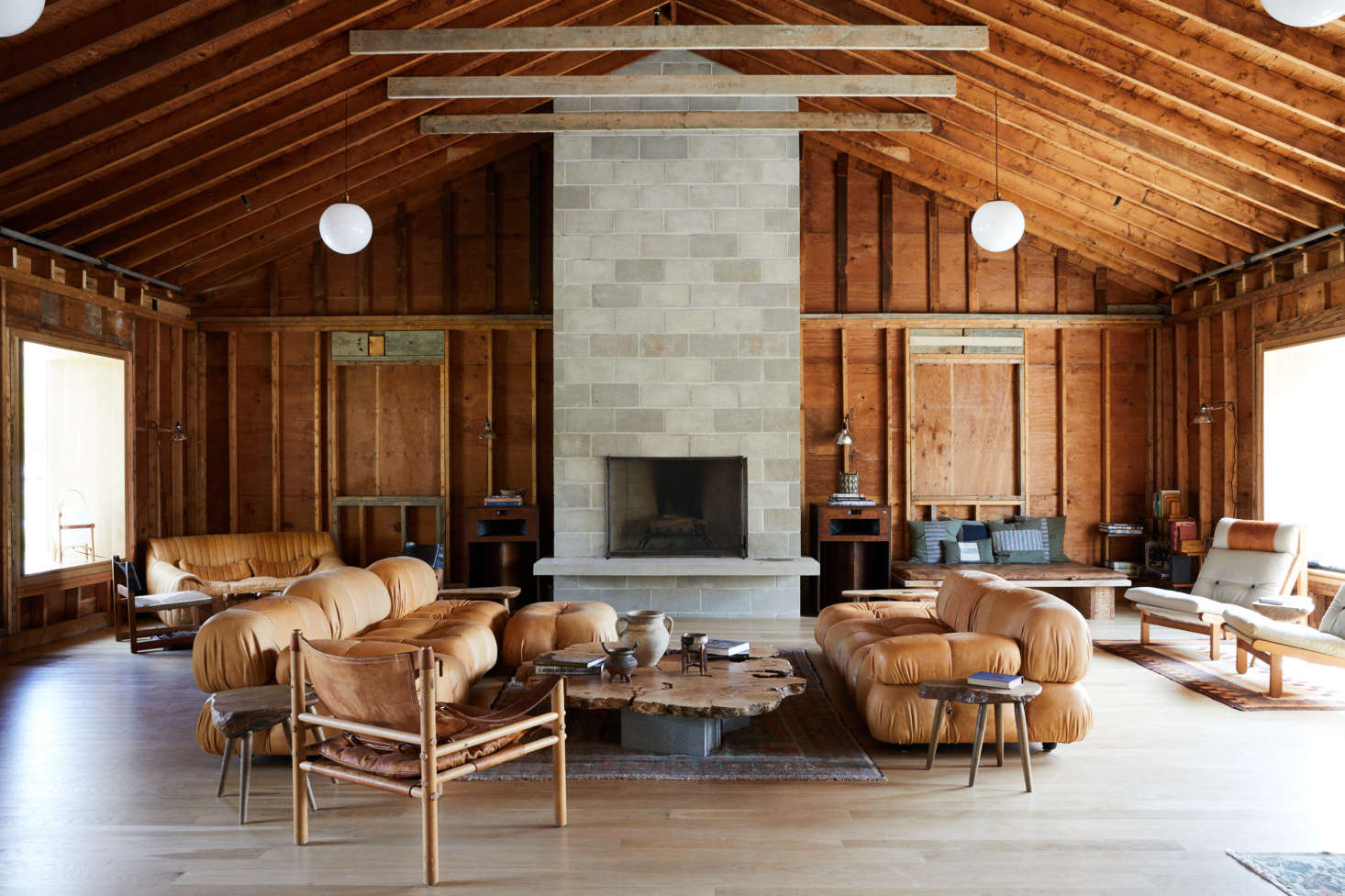 Architect Hank Scollard and interior designer Julie Pearson (of Spartan Shop) were responsible for giving the 