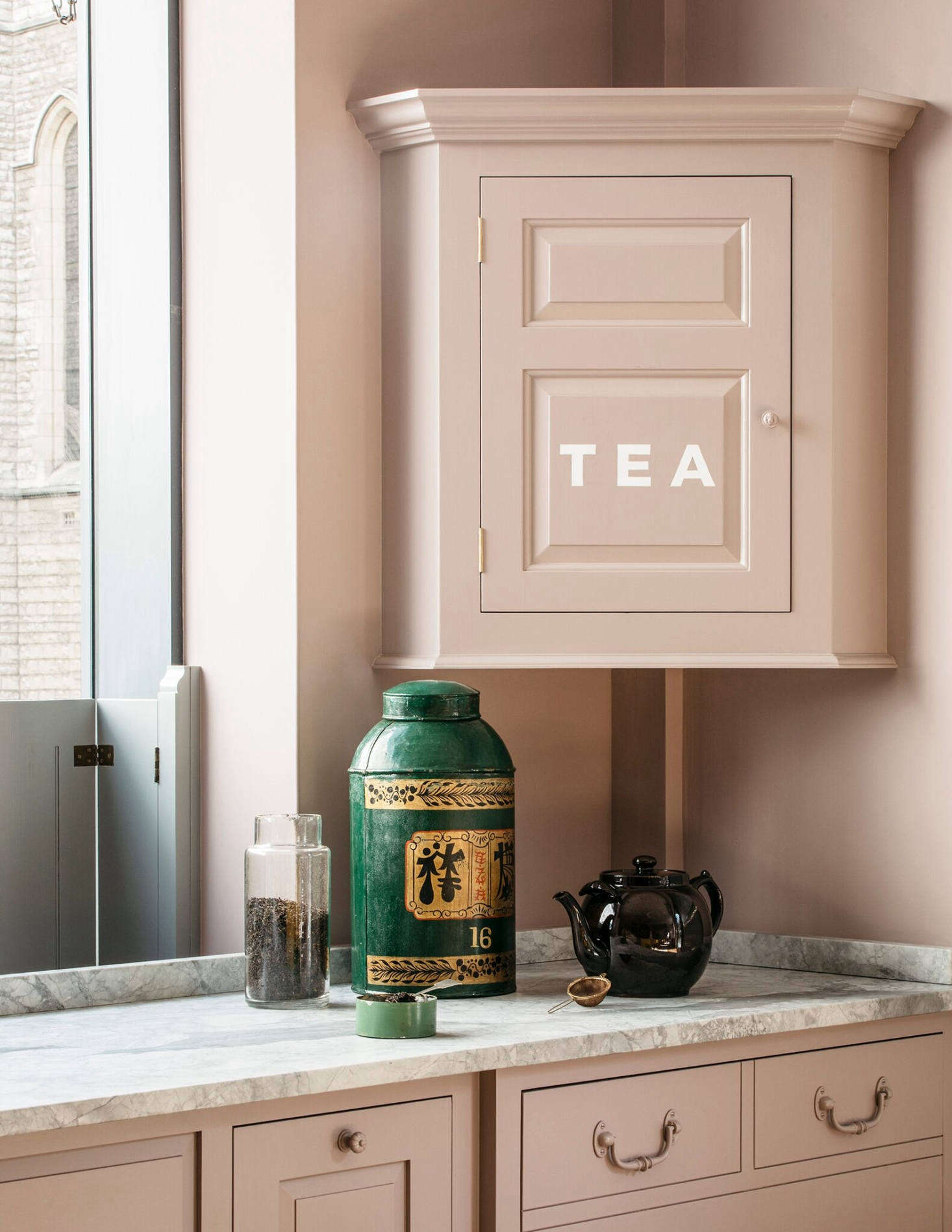 How British: a tea-making station.