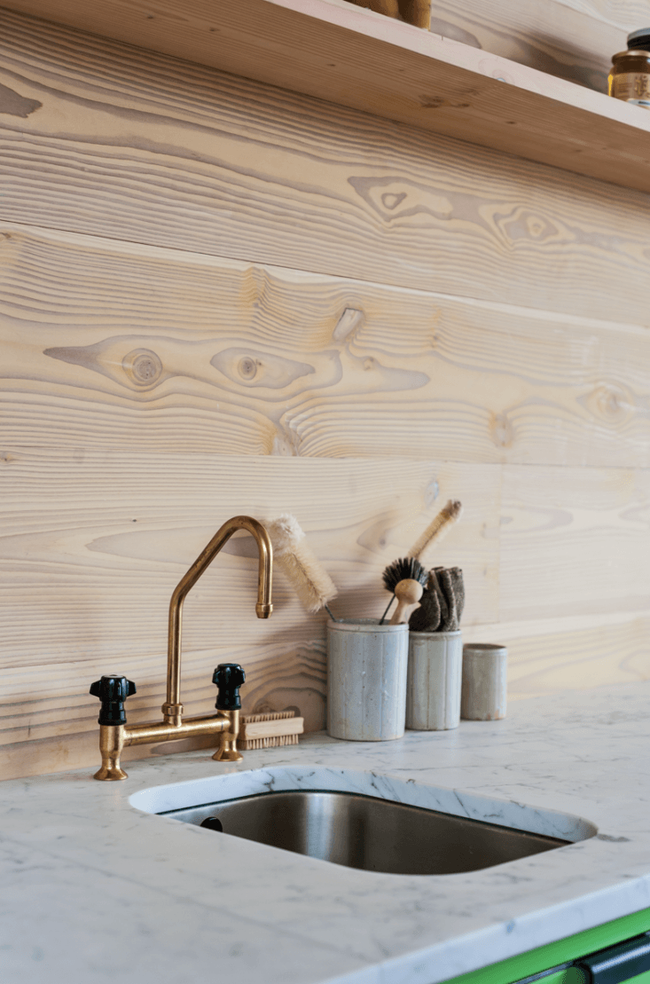 sink in plain english london kitchen, photo by matthew williams for remodelista 23
