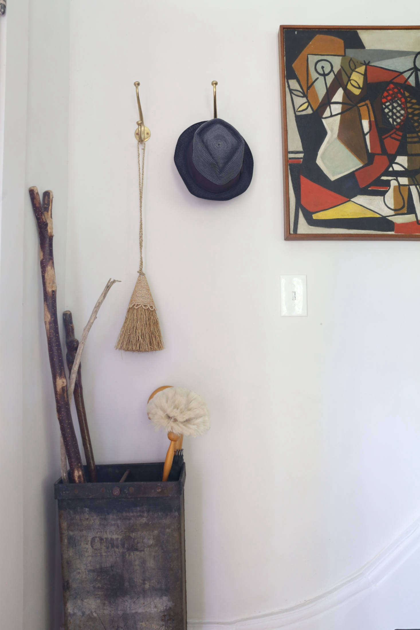 Much of the art and furnishings have traveled with the couple from house to house. (Corbin has become a master packer and uses Pods as an economical way to move households.) Amanda bought the painting—a 5data-src=
