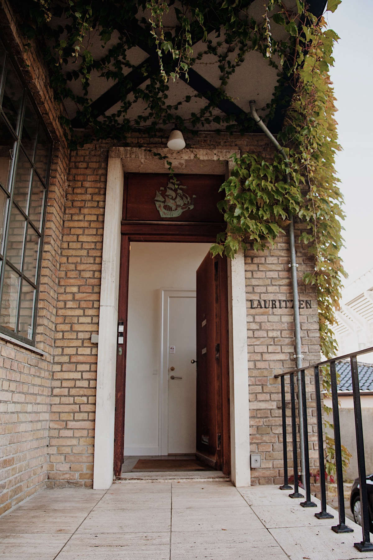 The villa is located in Østerbro in Copenhagen. Just outside Susanne