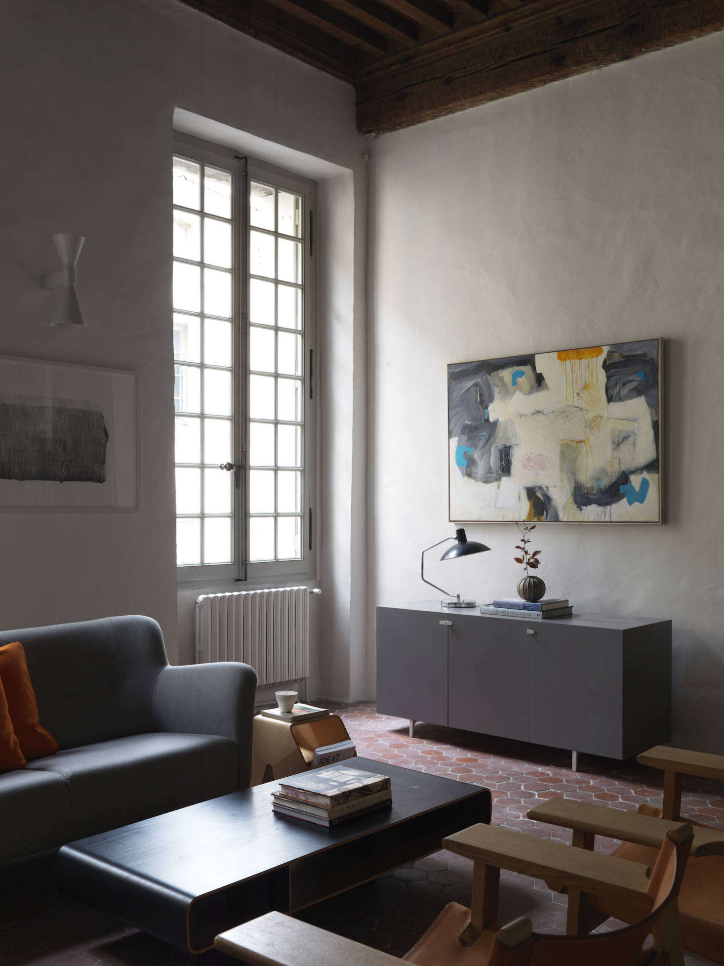 Several of the pieces in the living room are from Isokon Plus, including the Barber & Osgerby Loop Coffee Table and a custom side table.