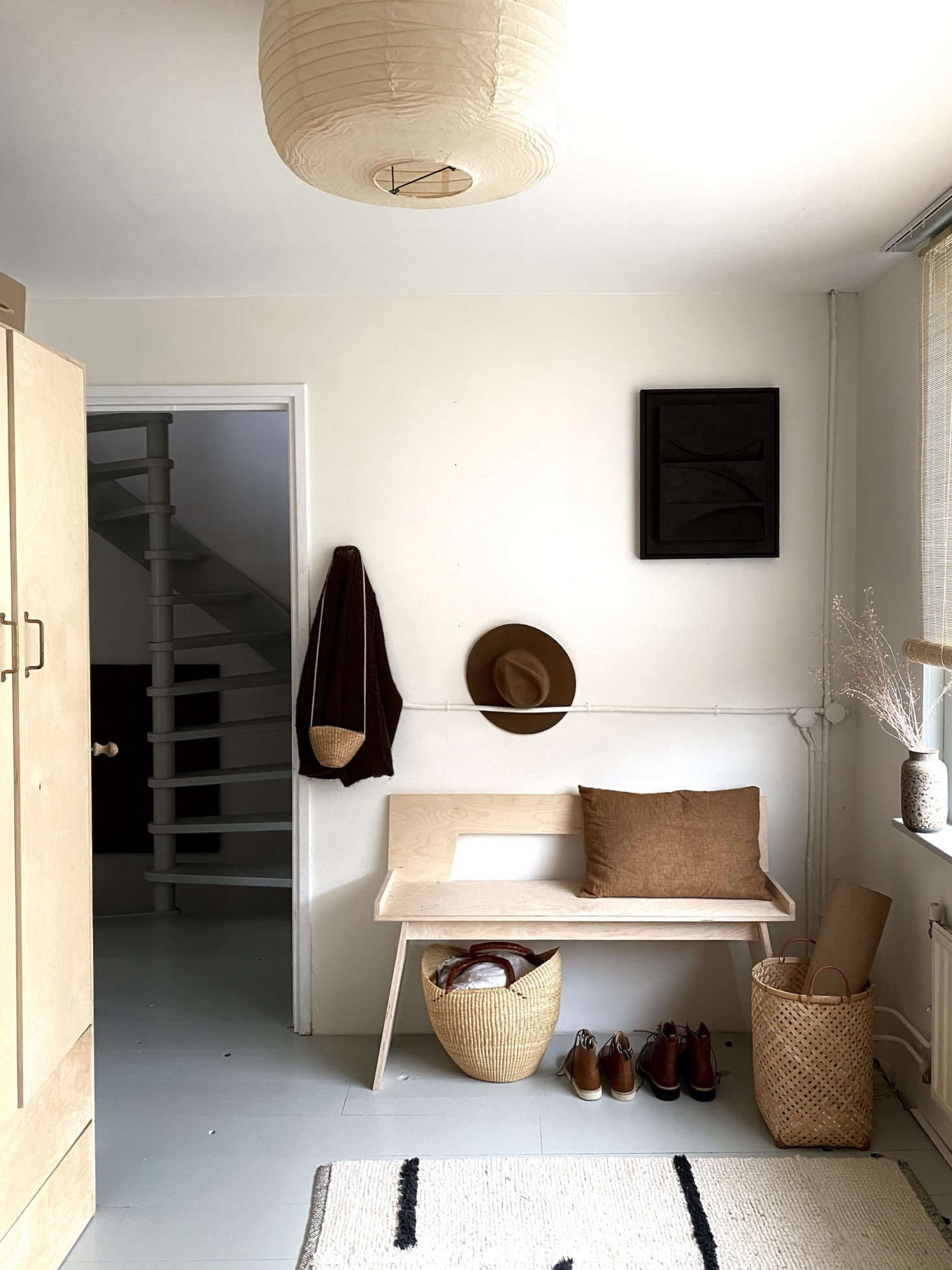 Carved in Wood: The Bespoke Home of a Self-Taught Carpenter and an ...