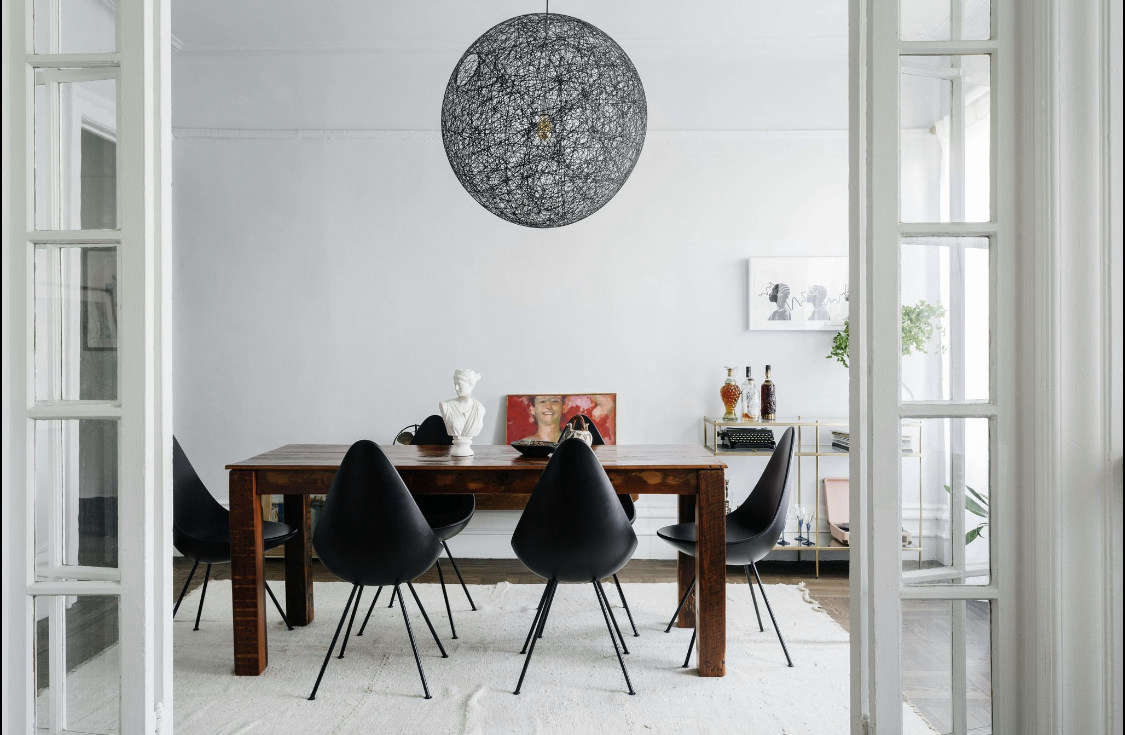 The Mooi Random Light and the Drop Chairs are the pieces that Delia also has in her own home. 