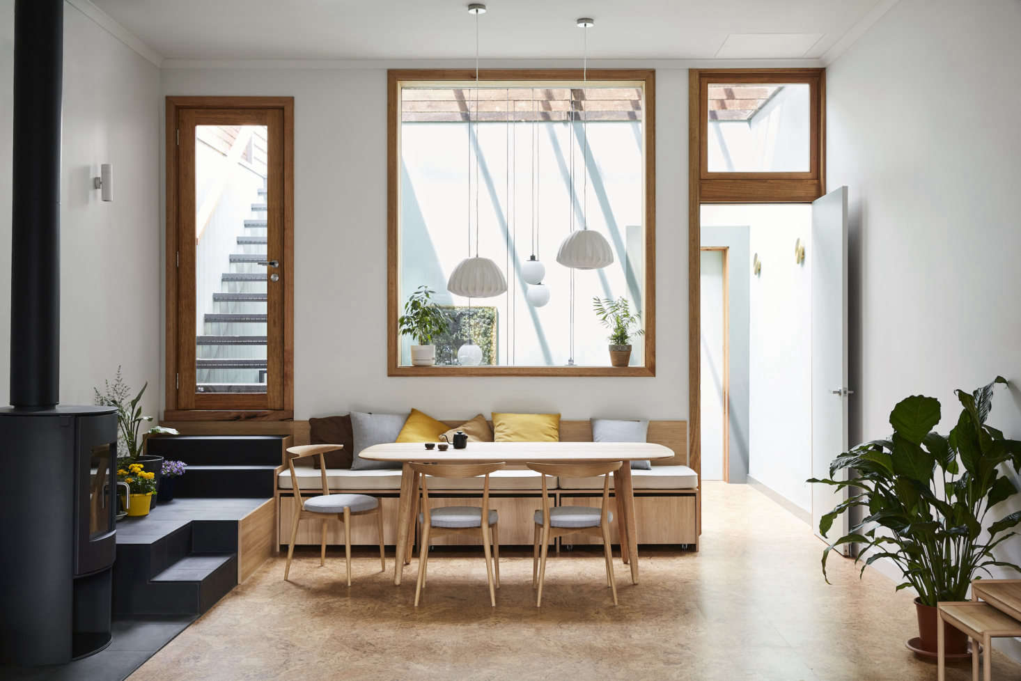 Behind the built-in bench is the lightwell. It is Jack