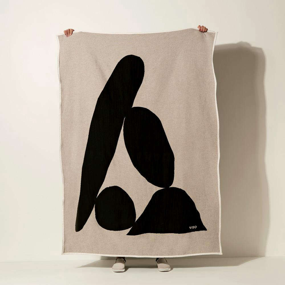 We love the high contrast of the 0 percent cotton Tapestry Blanket V5