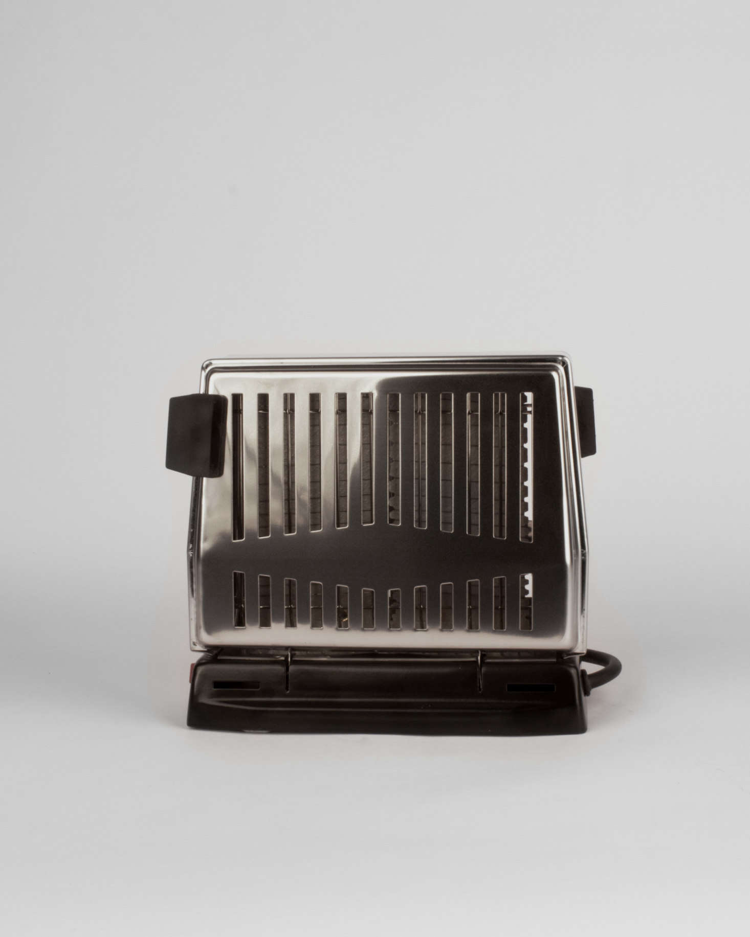 Julie has her eye on this old-fashioned Electric Toaster, €..