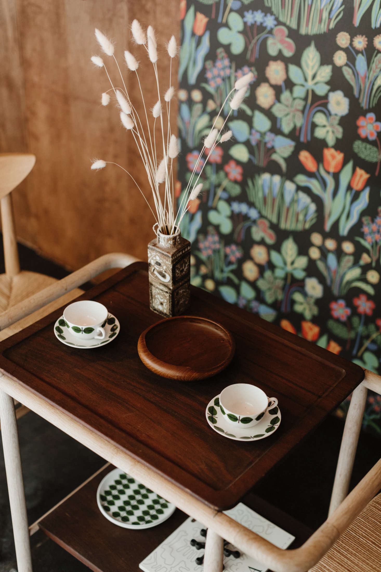 The Varklockor wallpaper is by Josef Frank for Svenskt Tenn (