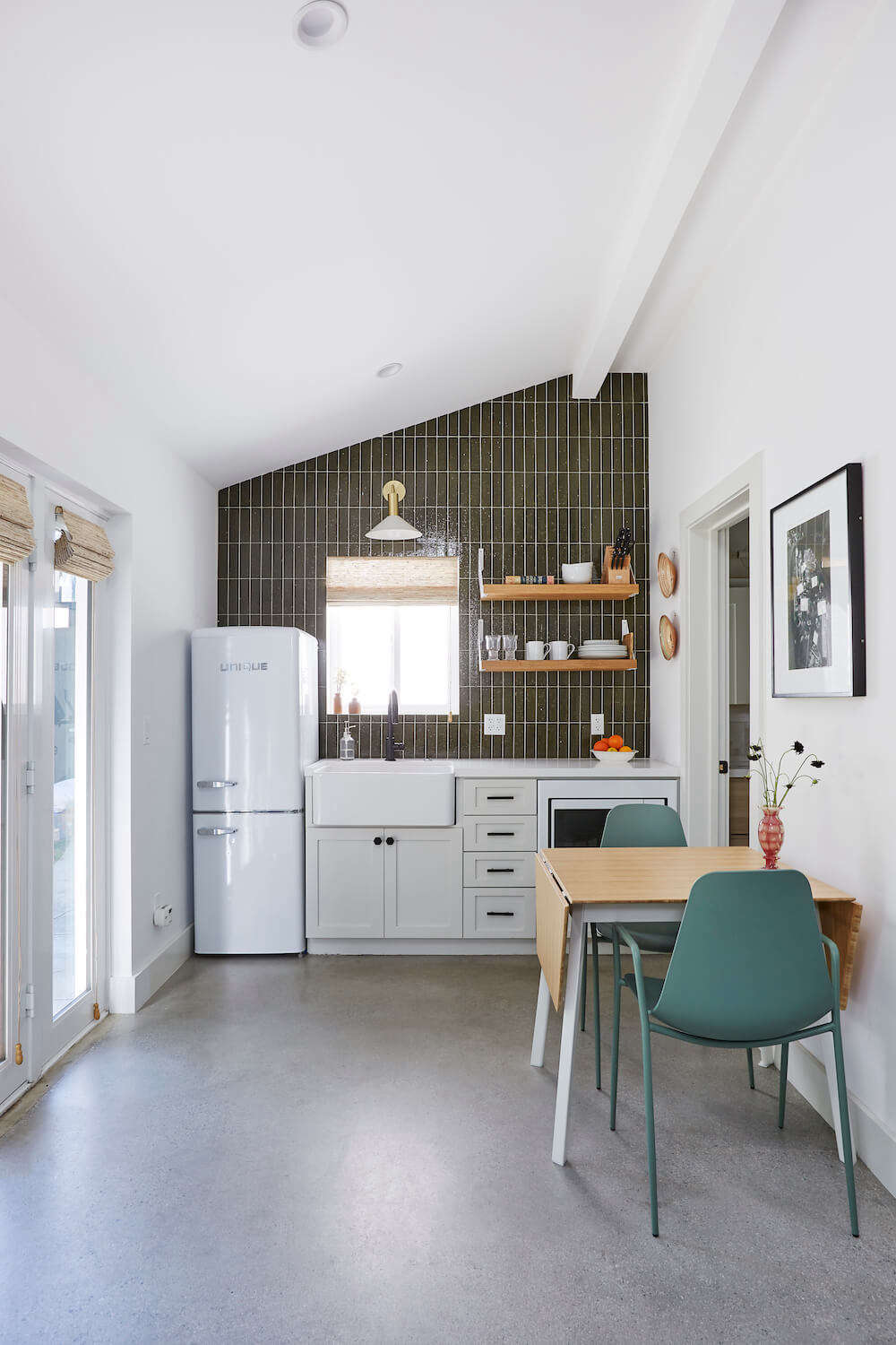 A repurposed garage in Los Angeles for actress and producer Jaime Ray Newman. When describing the general contractor she found through Sweeten, Jaime says, “What I liked most about the one we hired was that he had style. His taste was always on point.